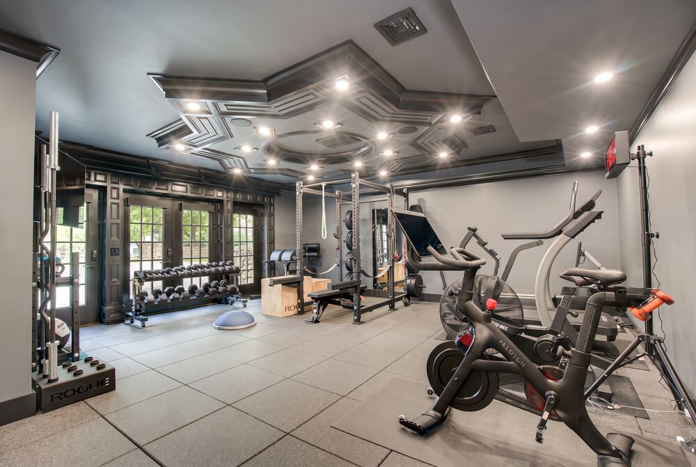 gym — mixed light · mirrors